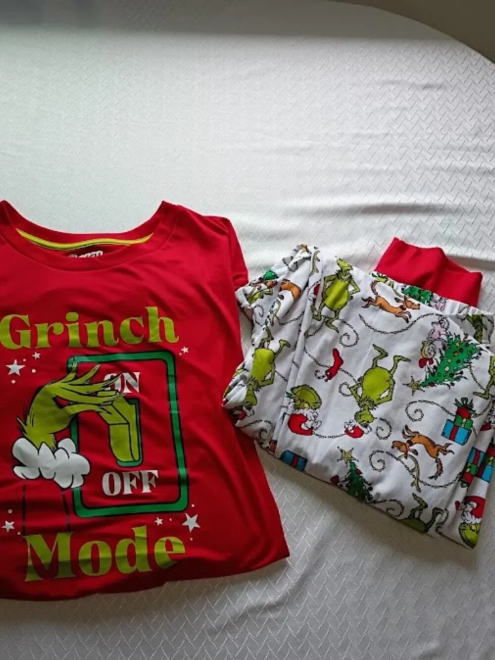 The Grinch Women's Two-Piece Christmas Pajama Set 3X